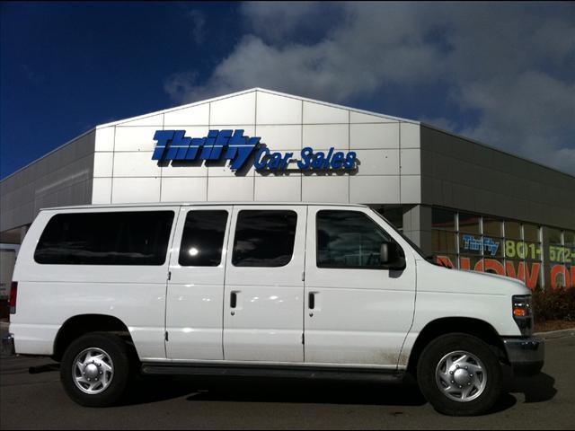 Ford Econoline Wagon Sport 4WD Passenger Van