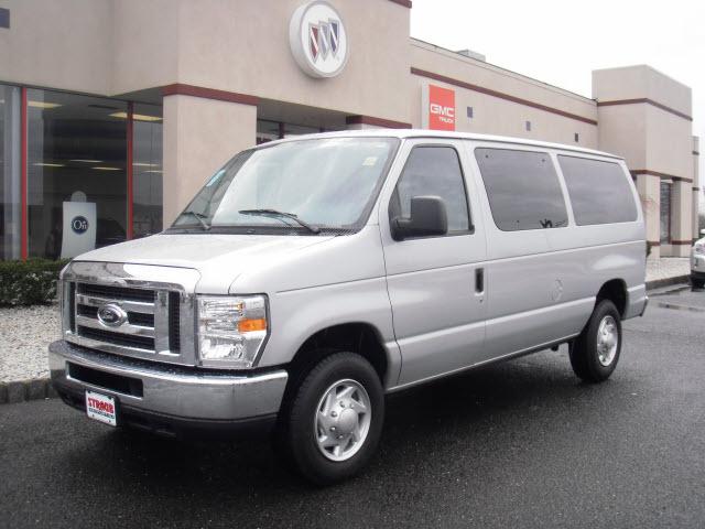 Ford Econoline Wagon CPE Passenger Van