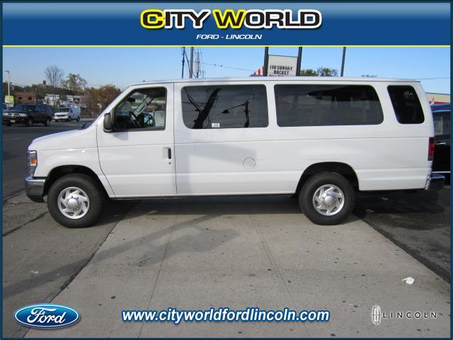 Ford Econoline Wagon CPE Passenger Van