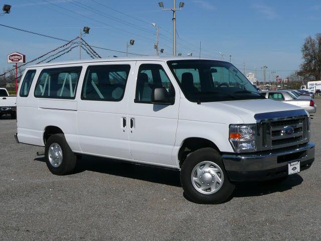 Ford Econoline Wagon CPE Passenger Van