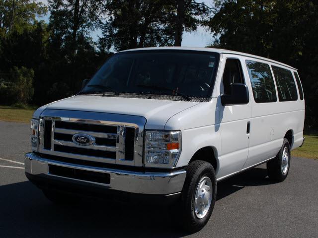 Ford Econoline Wagon CPE Passenger Van