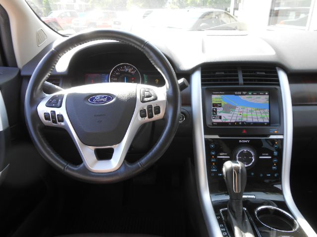 Ford Edge 2011 photo 2