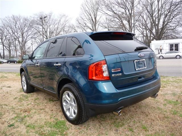 Ford Edge 2011 photo 2