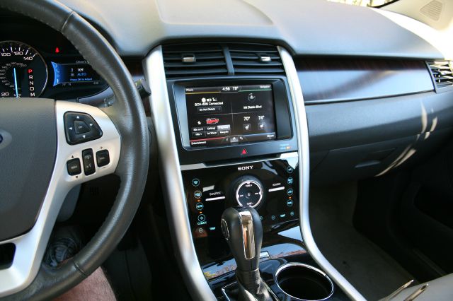 Ford Edge 2011 photo 2