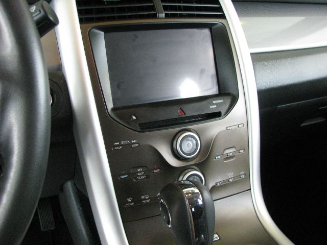 Ford Edge 2011 photo 8