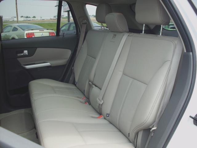 Ford Edge 2011 photo 16