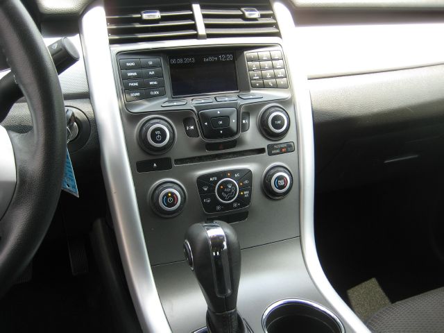 Ford Edge 2011 photo 2