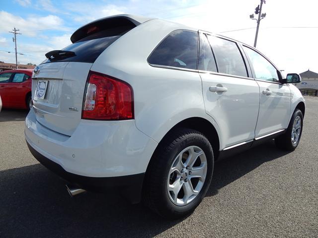 Ford Edge 2013 photo 2