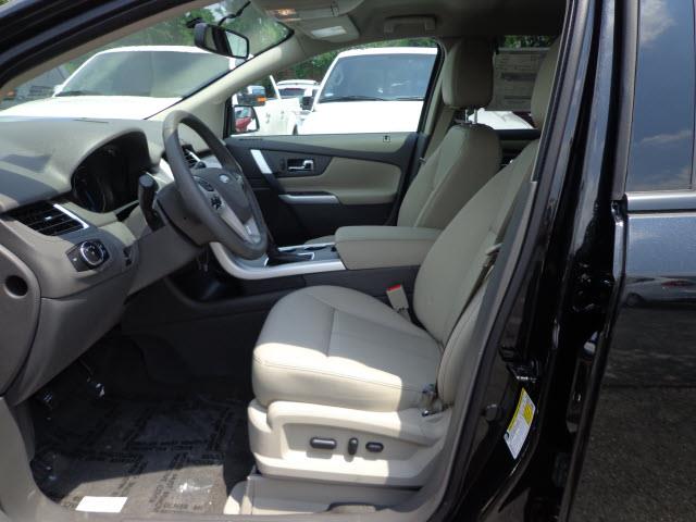 Ford Edge 2013 photo 1