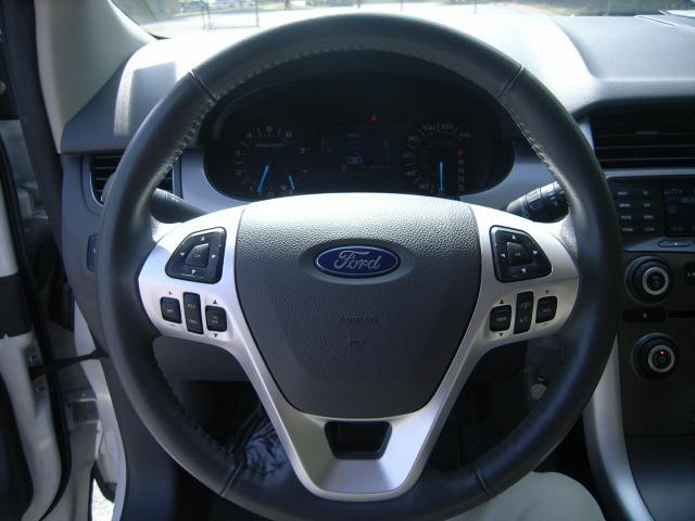 Ford Edge V-8 SUV