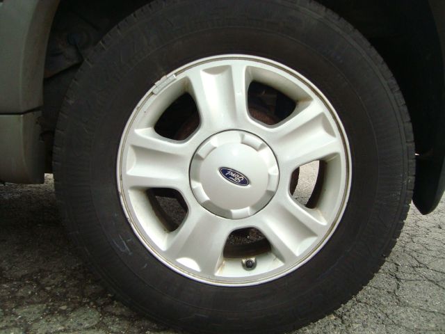 Ford Escape 2001 photo 20