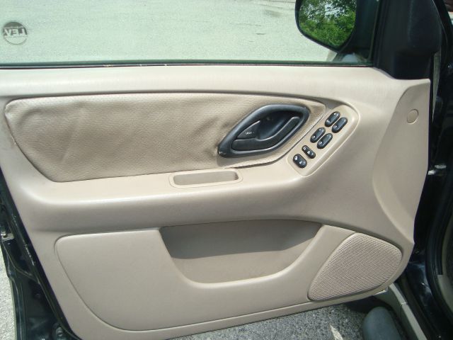 Ford Escape 2001 photo 24