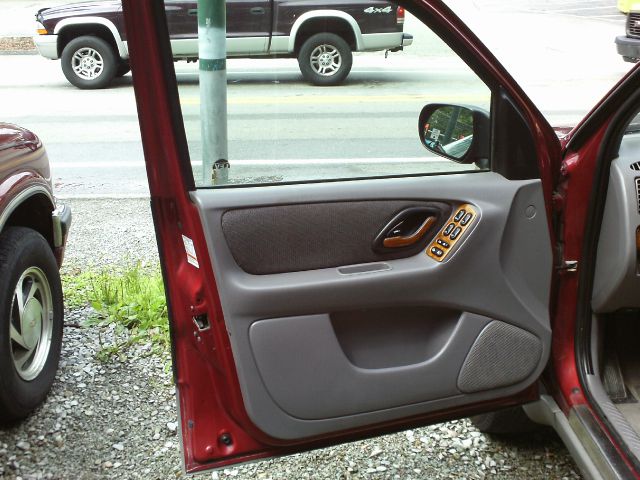 Ford Escape 2001 photo 2