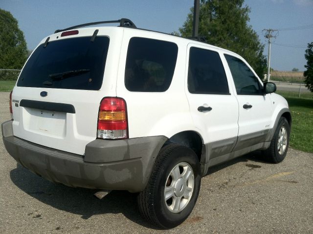 Ford Escape 2001 photo 1