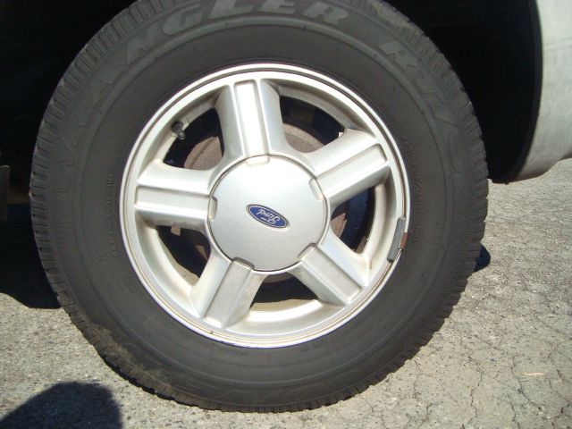 Ford Escape 2001 photo 17