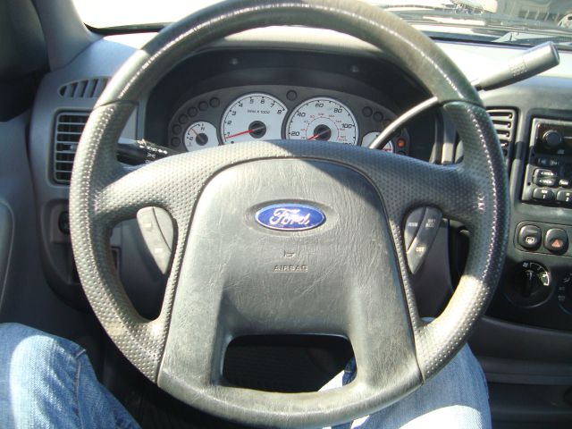 Ford Escape 2001 photo 19