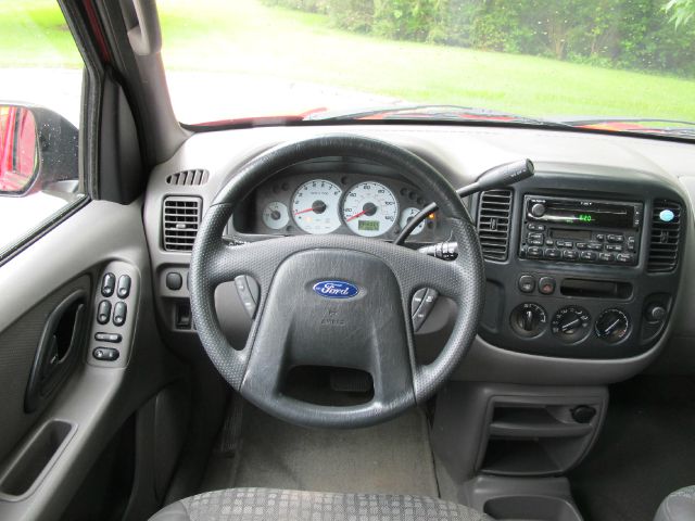 Ford Escape 2001 photo 2