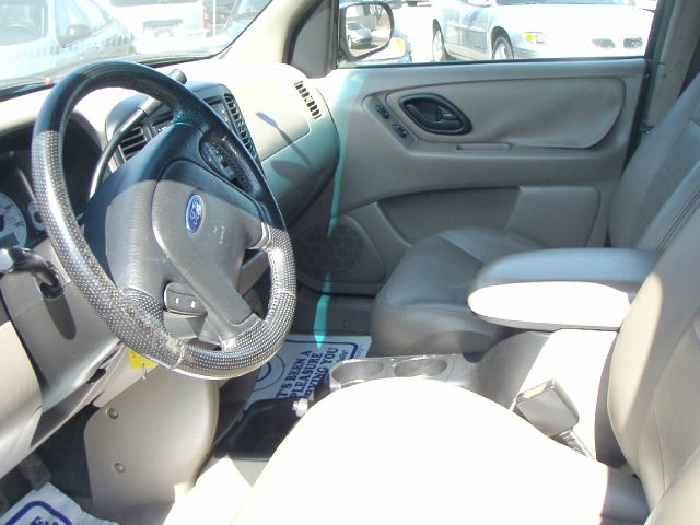 Ford Escape 2001 photo 2