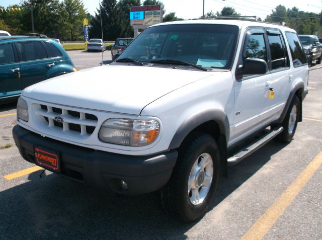 Ford Escape 2001 photo 2