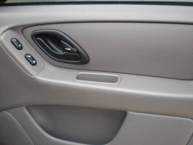 Ford Escape 2001 photo 12