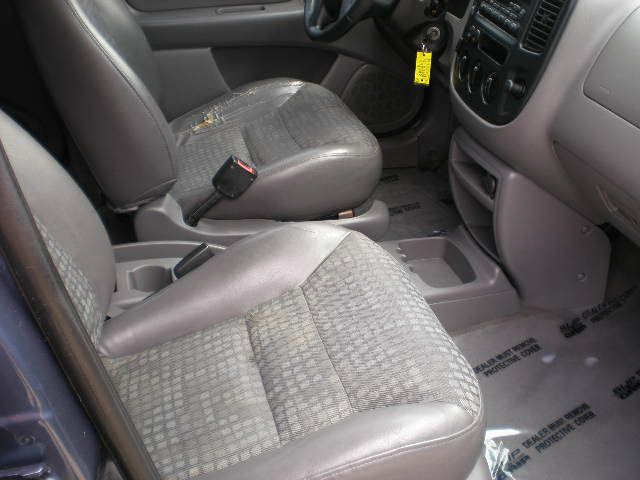 Ford Escape 2001 photo 20