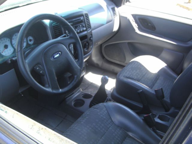 Ford Escape 2002 photo 1