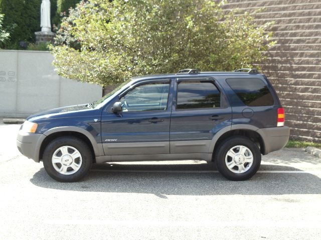 Ford Escape 2002 photo 1