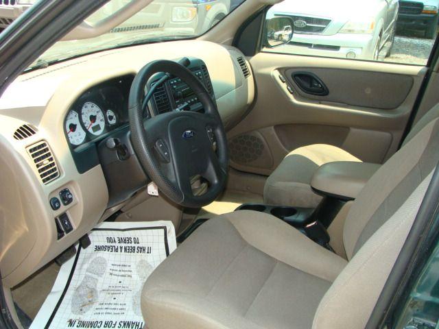 Ford Escape 2002 photo 1