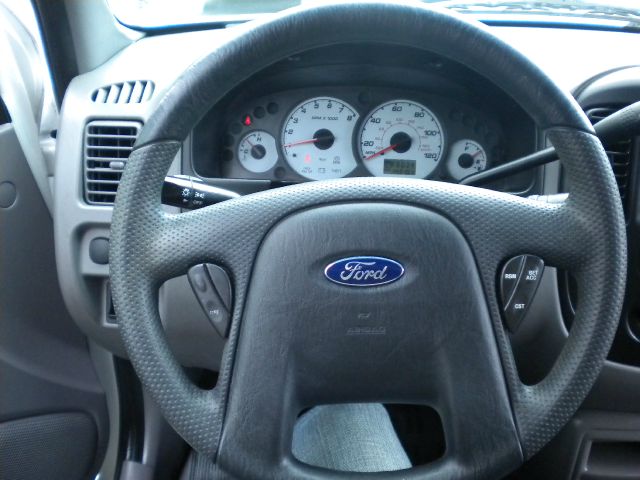 Ford Escape 2002 photo 2