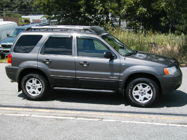 Ford Escape 2002 photo 1