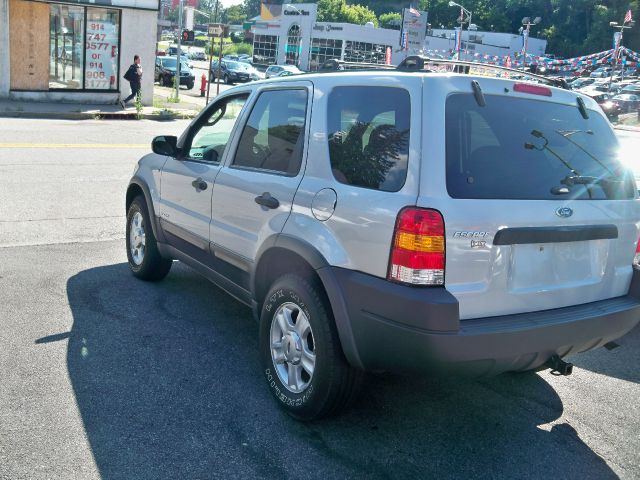 Ford Escape 2002 photo 1