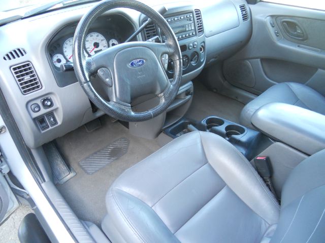 Ford Escape 2002 photo 1