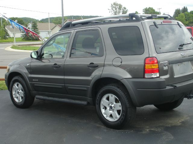 Ford Escape 2002 photo 1