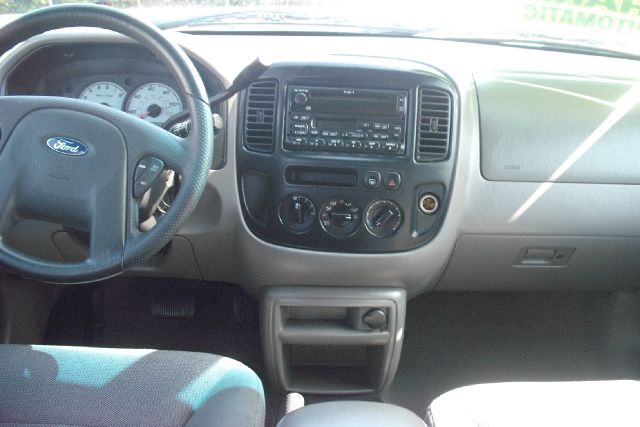 Ford Escape 2002 photo 15