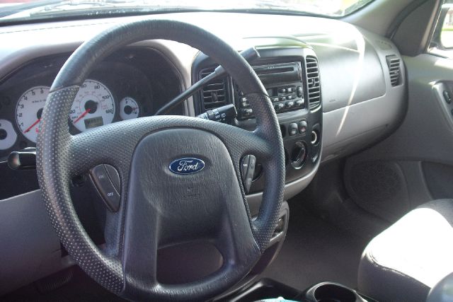 Ford Escape 2002 photo 26