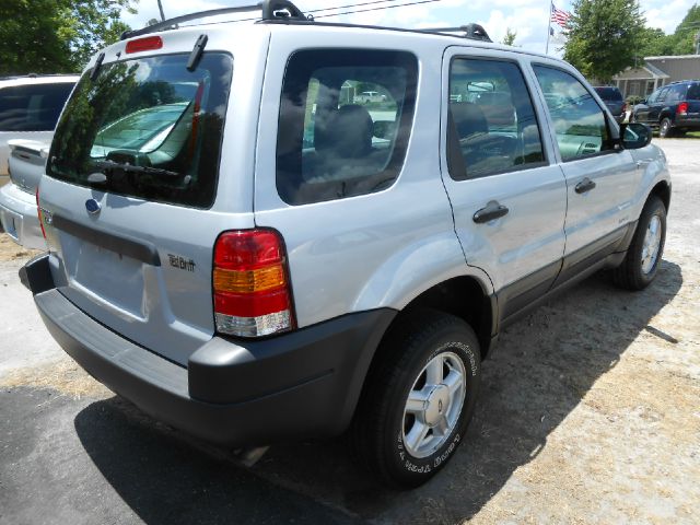 Ford Escape 2002 photo 1