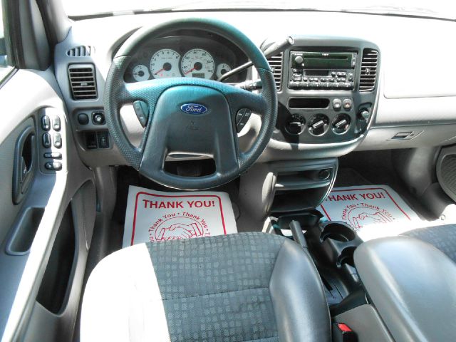 Ford Escape 2002 photo 2