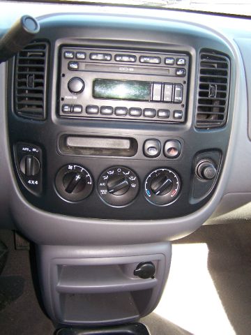 Ford Escape 2002 photo 2