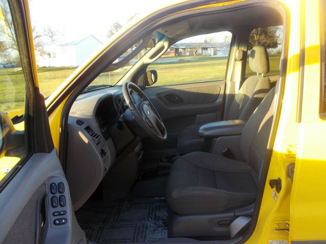 Ford Escape 2002 photo 1