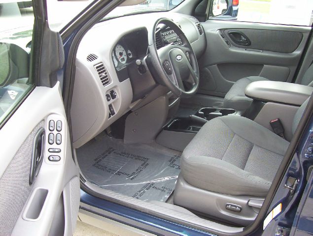 Ford Escape 2002 photo 1