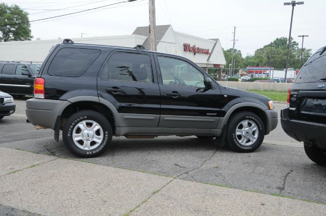 Ford Escape 2002 photo 1