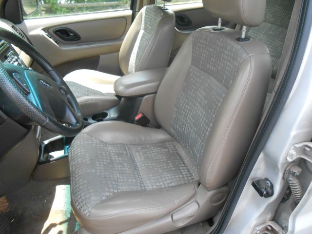 Ford Escape 2002 photo 1