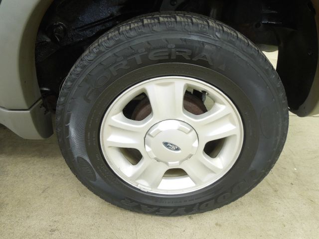 Ford Escape 2002 photo 11