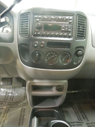 Ford Escape 2002 photo 17