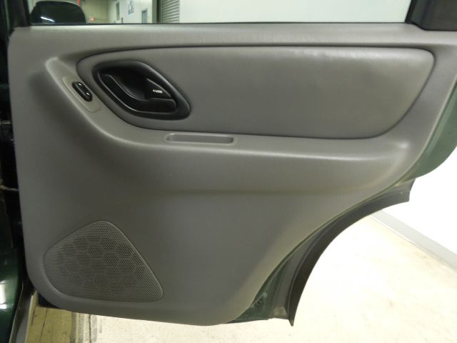 Ford Escape 2002 photo 21