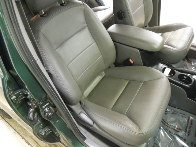 Ford Escape 2002 photo 25