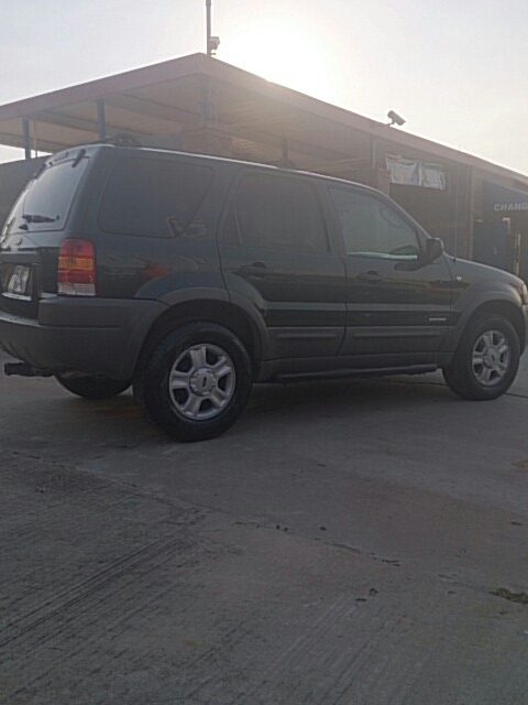 Ford Escape 2002 photo 2