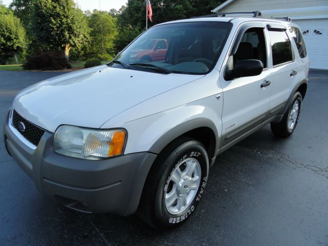 Ford Escape 2002 photo 2