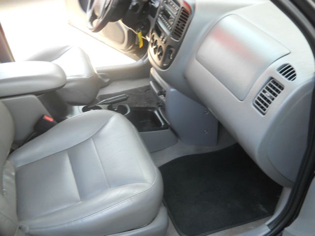 Ford Escape 2002 photo 2