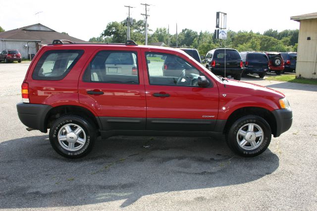 Ford Escape 2002 photo 1